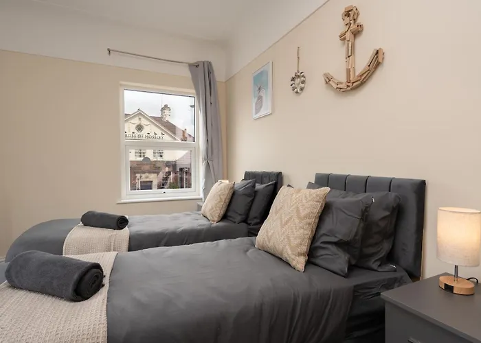 Large Cosy House - Free On Street Parking Villa Liverpool